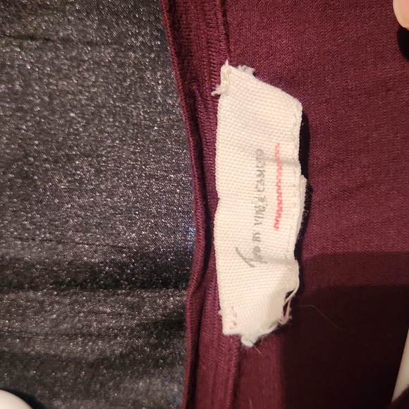 ⭐️VINCE CAMUTO TOP - Picture 2 of 2